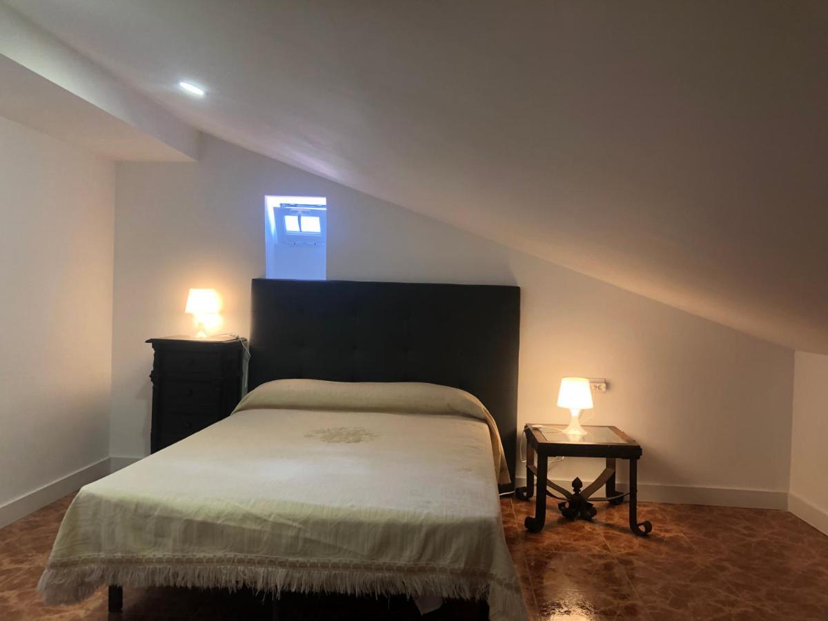 Apartamento Turistico Atico La Taberna Аренас-де-Сан-Педро Экстерьер фото